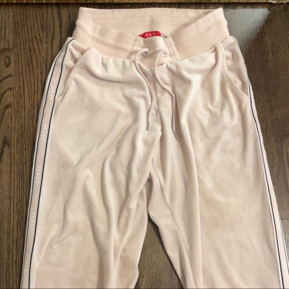 GUESS - Picture 3 of 3